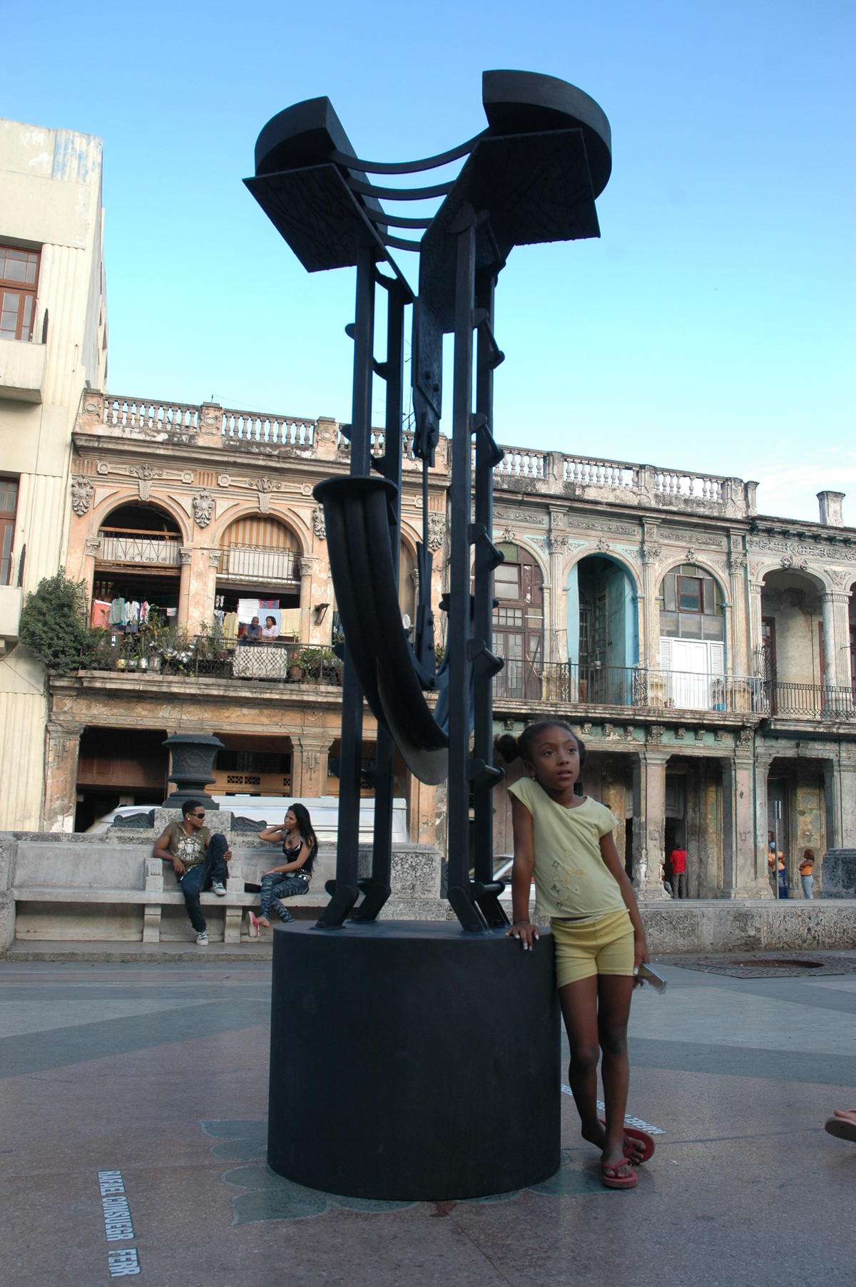 Exposición Escultofierro, Rafael Consuegra. 2009. Paseo del Prado. Obras realizadas en acero conformado